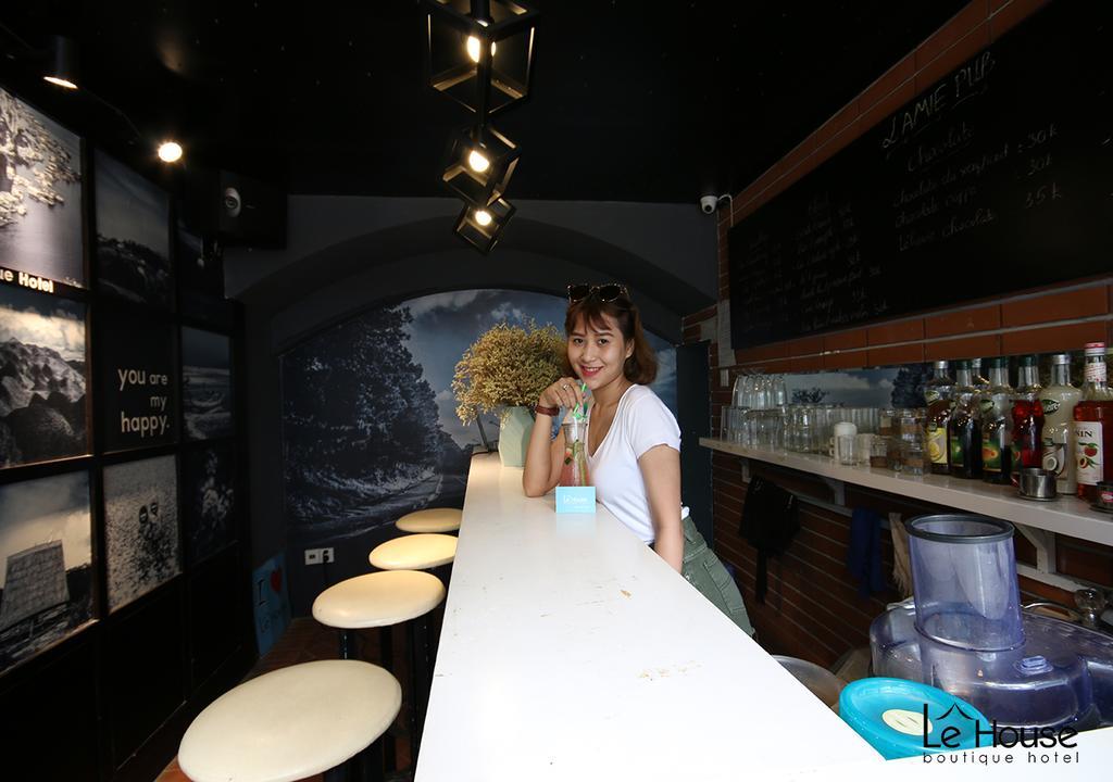 Le House Boutique Hotel - 100M To The Beach ダナン市 エクステリア 写真