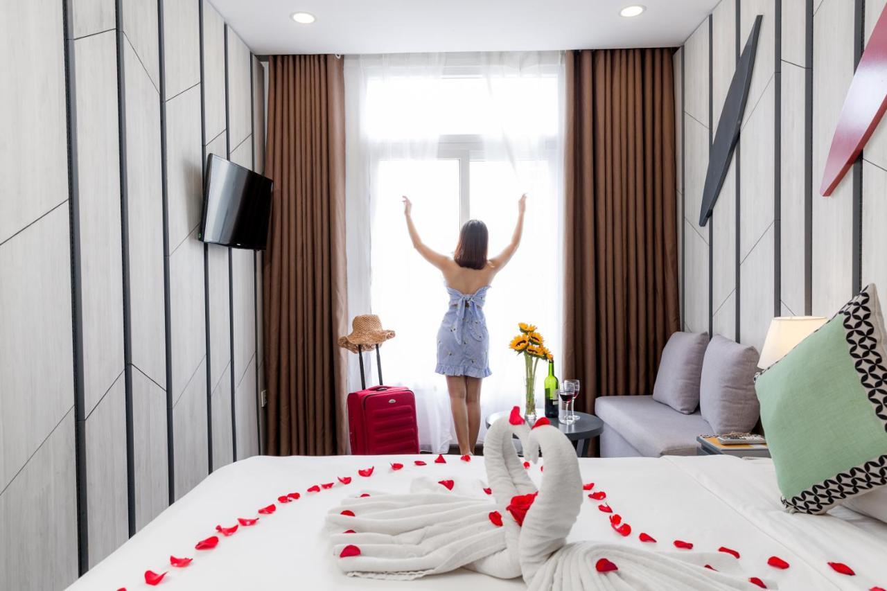 Le House Boutique Hotel - 100M To The Beach ダナン市 エクステリア 写真