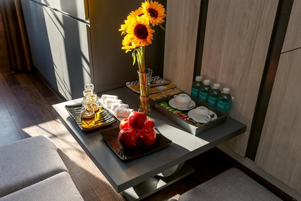 Le House Boutique Hotel - 100M To The Beach ダナン市 エクステリア 写真